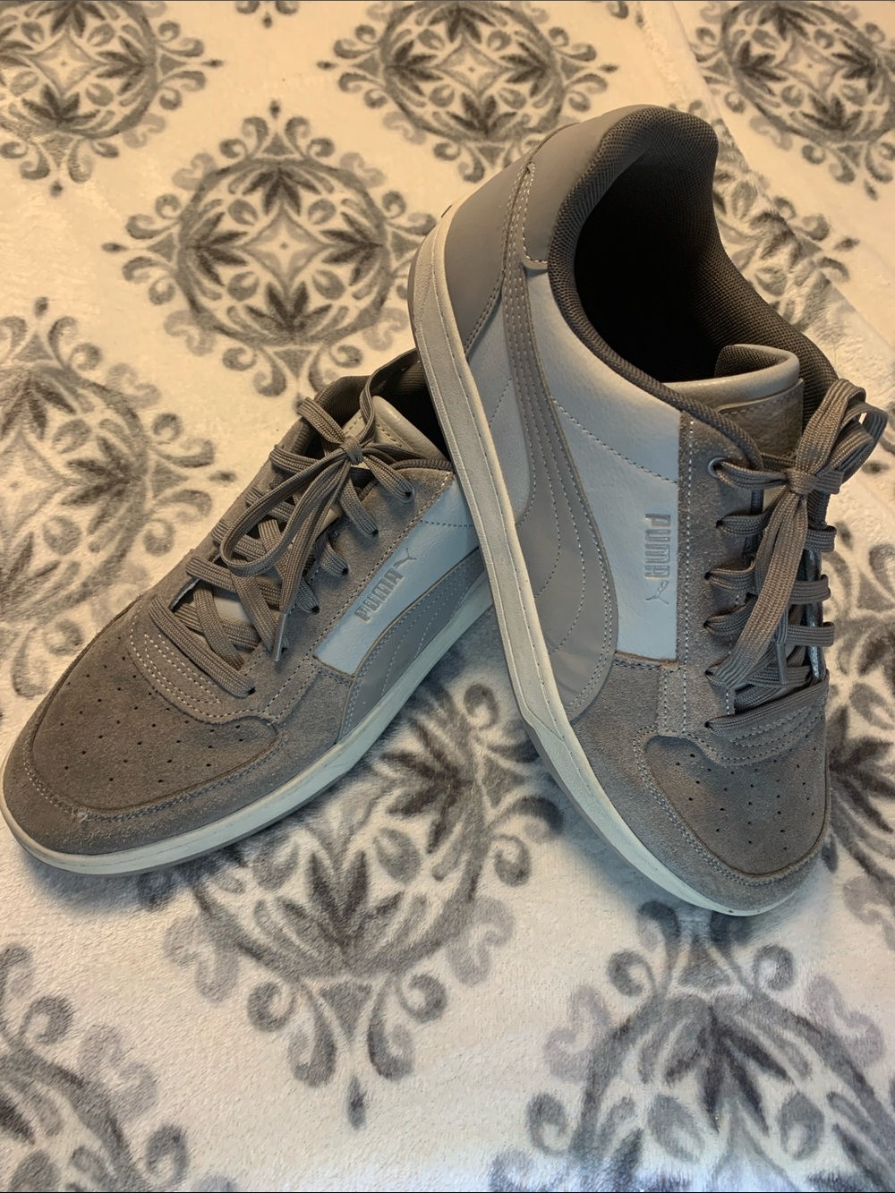 Puma Men's Low-Top Sneakers in Gray PUMA Caven 2.0 Timeless in Ash Gray